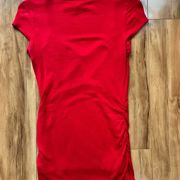 Express Red Tee - Picture 2 of 3
